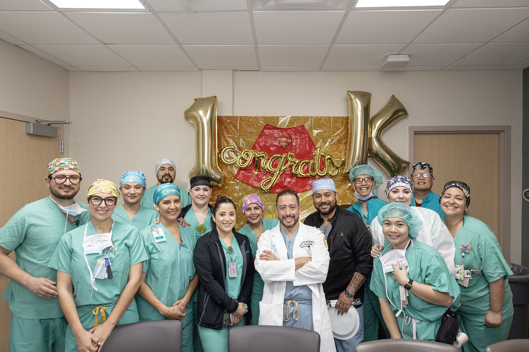 Rene Luna, MD, celebrates 1,000th Robotic Surgical Procedure