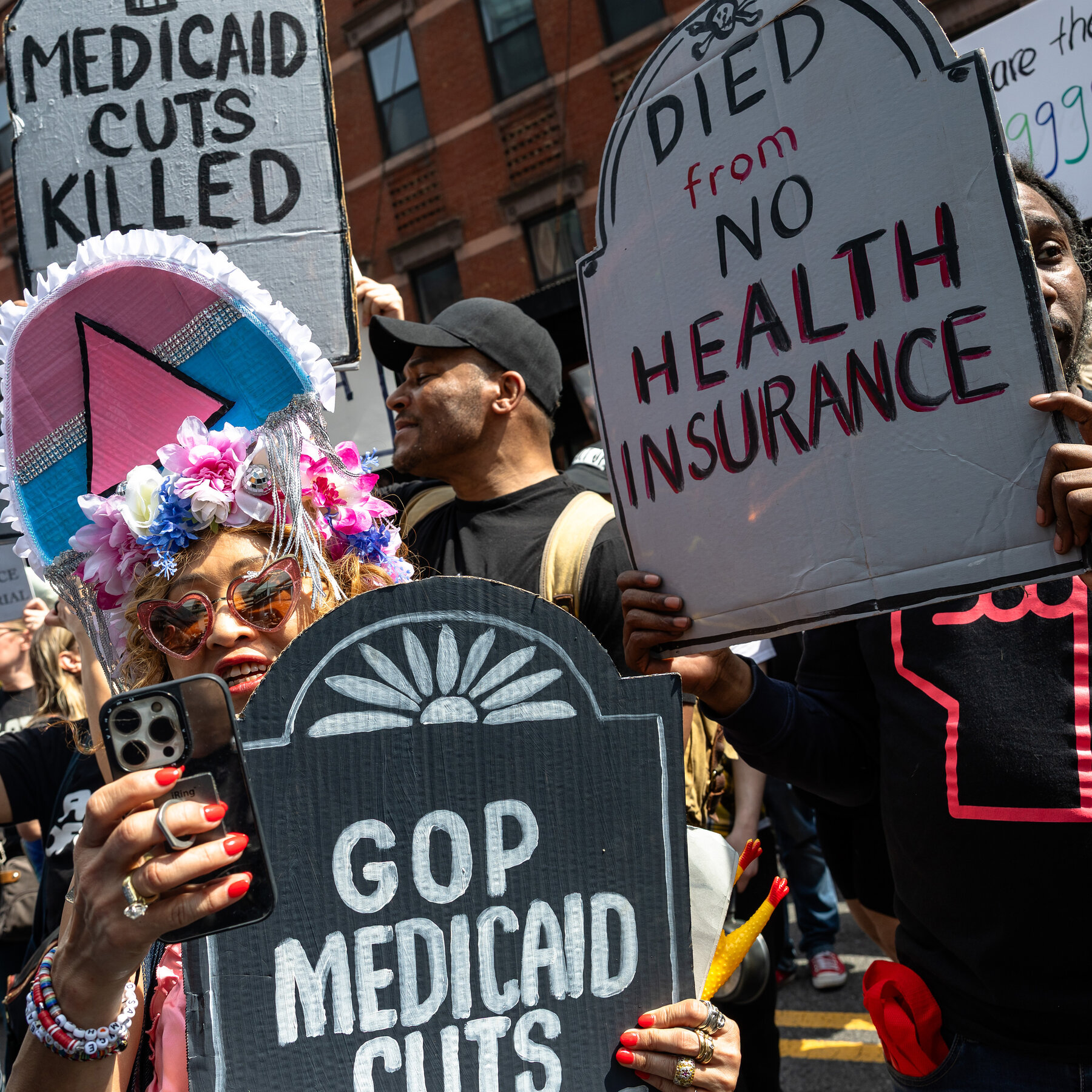 Public health cuts in the US threaten the well-being of 28.6 million Latinos.