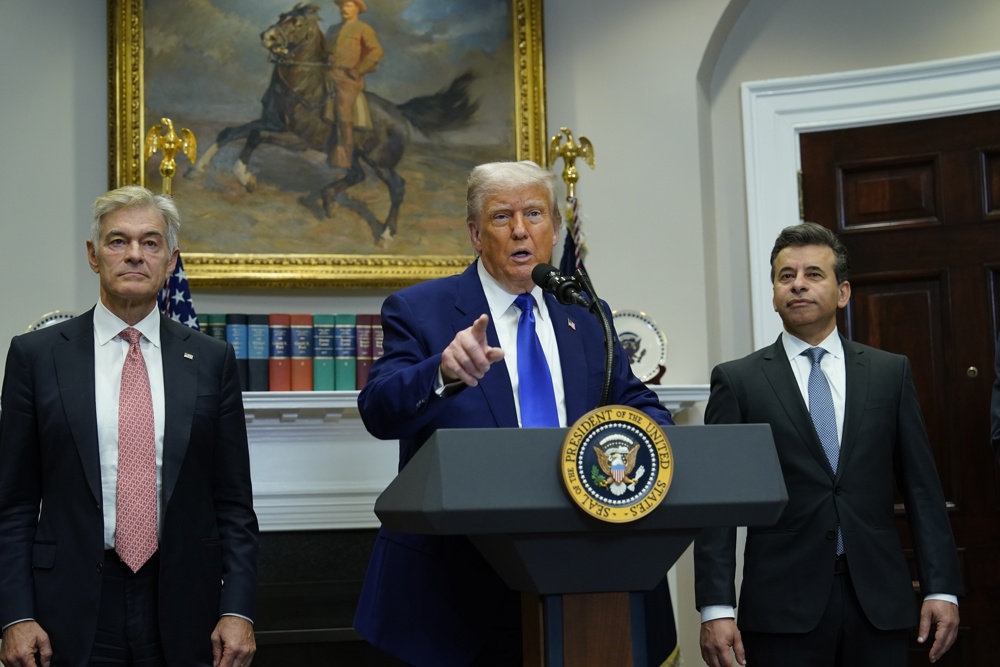 Trump says it would be “stupid” to reject the controversial plane gifted by Qatar