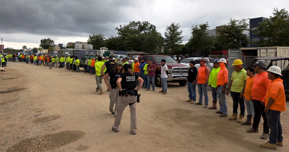 More than 100 migrants arrested at construction site in Florida