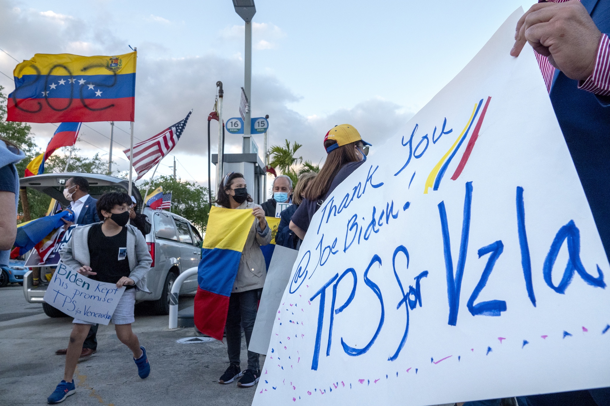Trump Administration’s Inhumane Attempt to End 2021 TPS Designation Puts Almost 300,000 Venezuelan Families at Risk