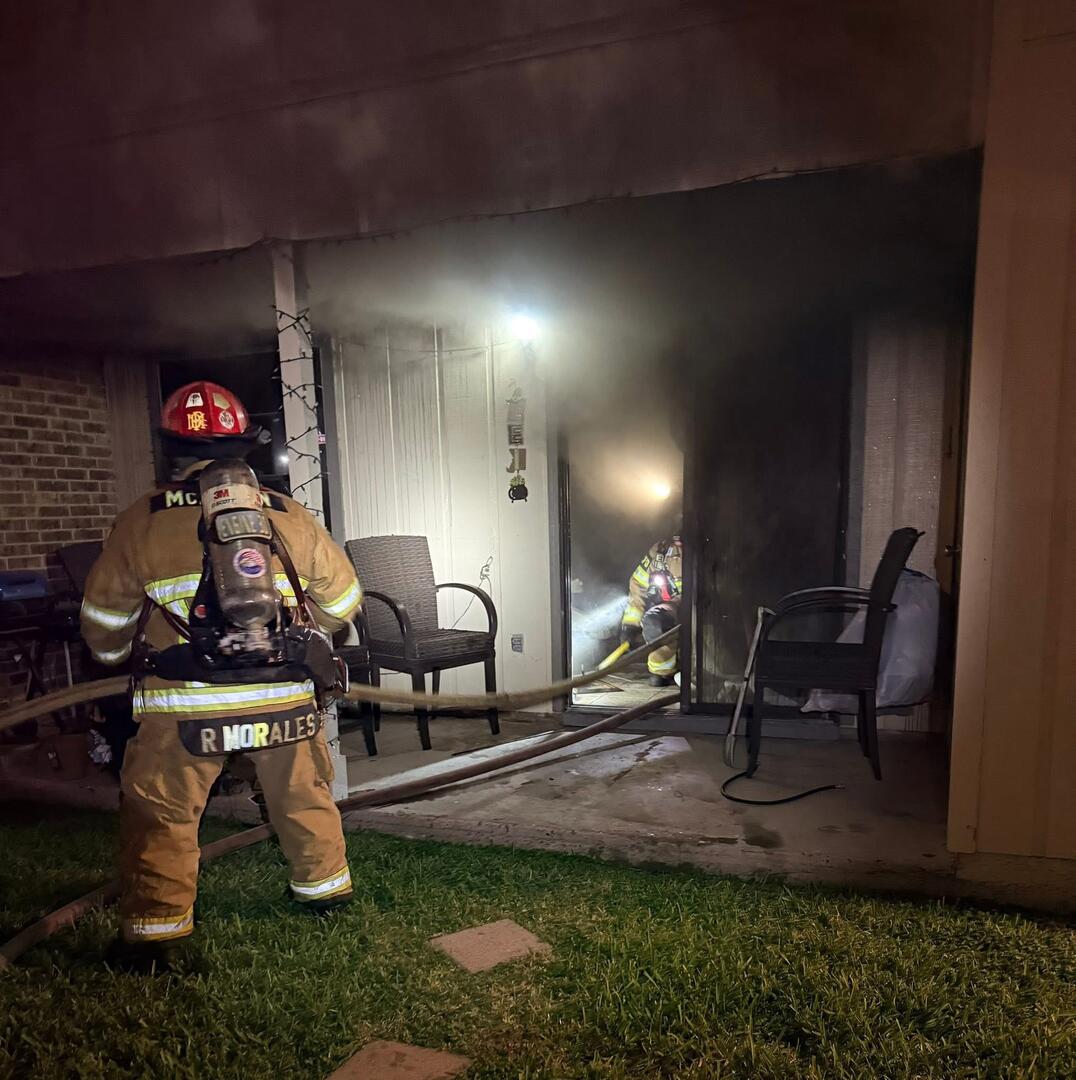 McAllen Firefighters Respond to Early Morning Apartment Fire