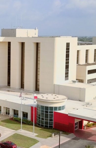 Dr. Annabelle Lopez Performs 1st Robotic Gynecology Surgery in Weslaco Area